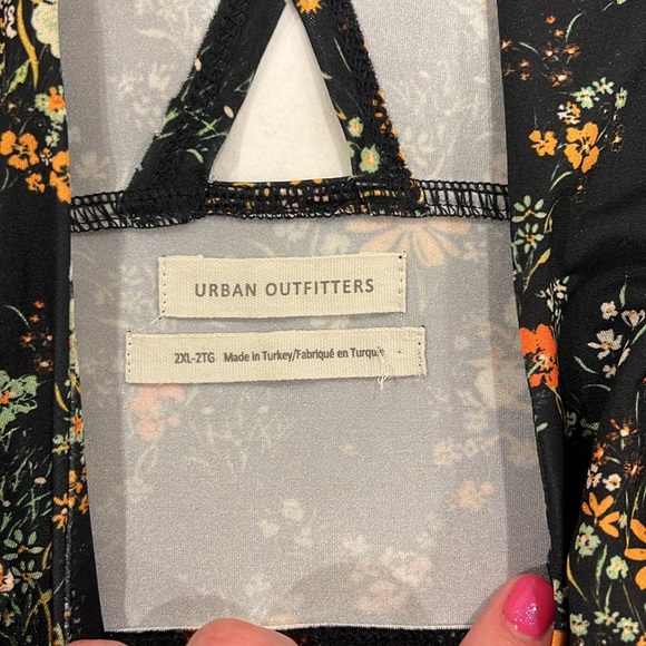 Floral Crop Top - Picture 4 of 5